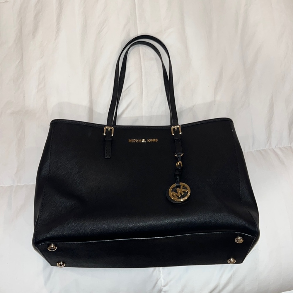 Black Micheal Kors Purse